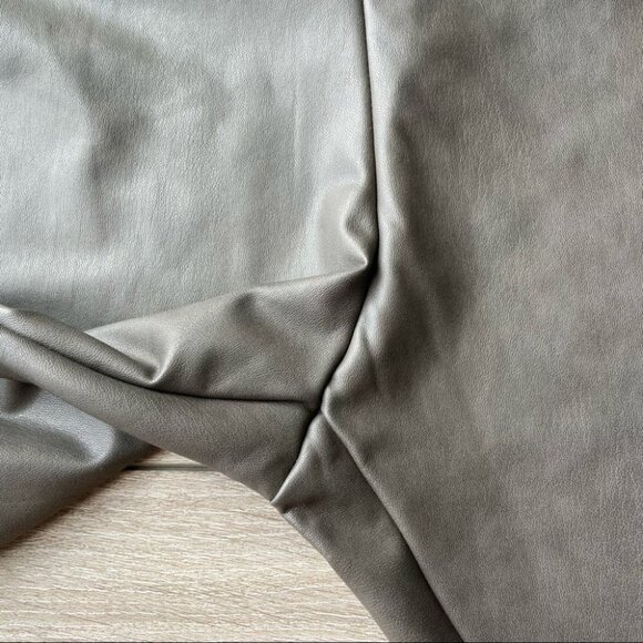 NWT 7 For  All Mankind Faux Leather Legging - Picture 10 of 12